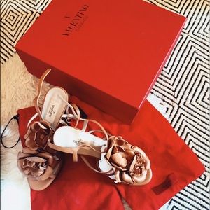 AUNTHENTIC VALENTINO HEELS