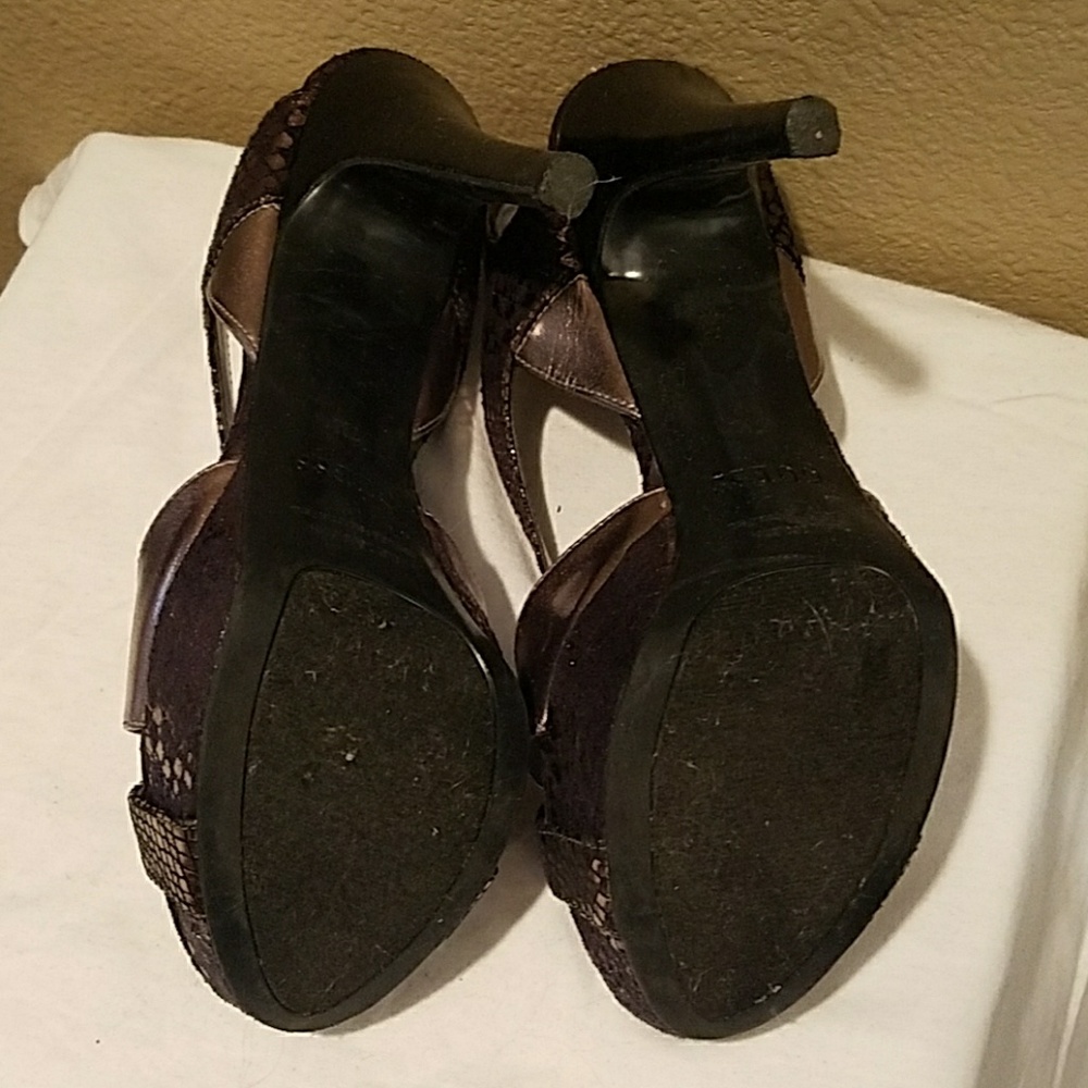 Open-Toed Platform Heels - Picture 4 of 5