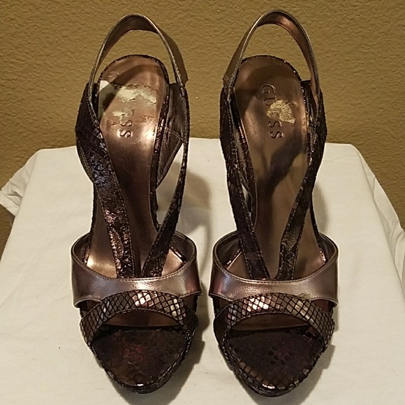 Open-Toed Platform Heels - Picture 2 of 5