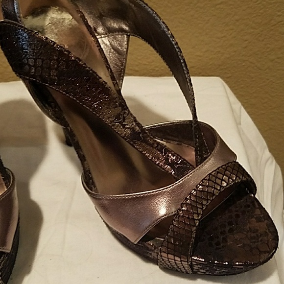 Open-Toed Platform Heels - Picture 5 of 5