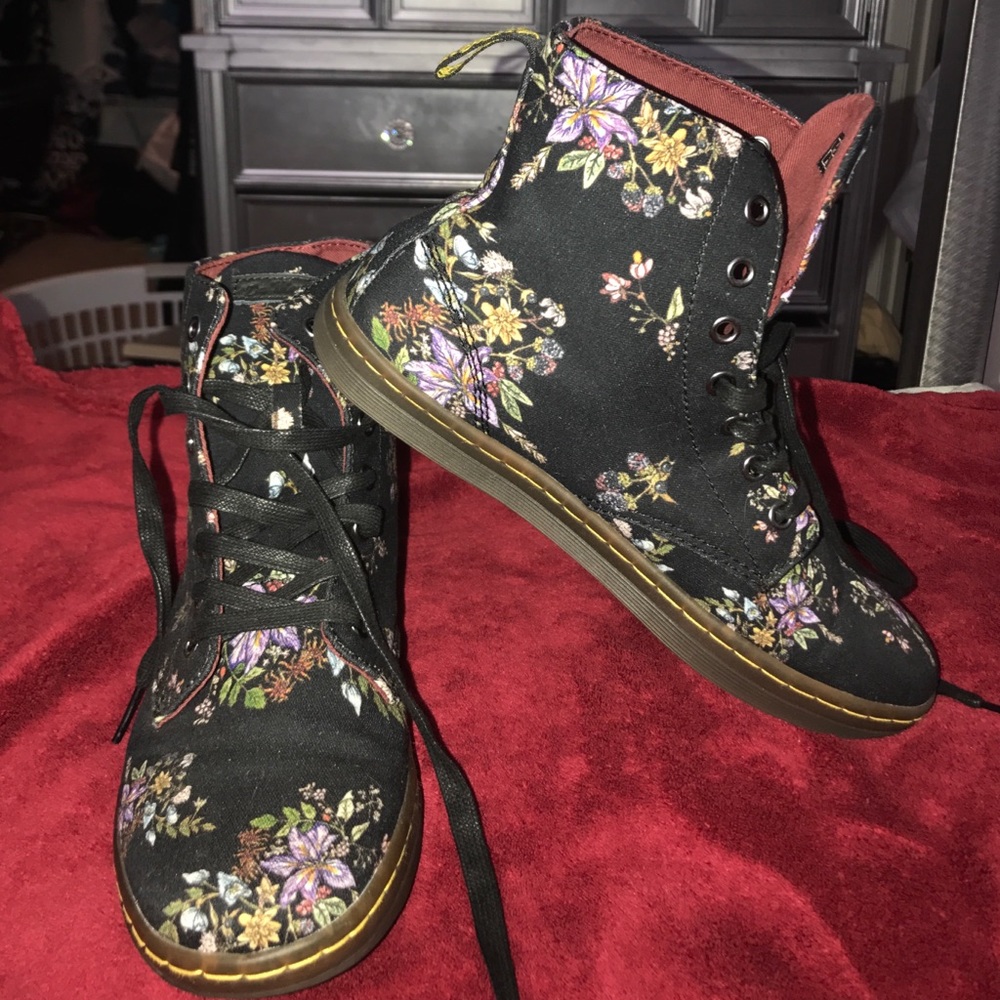 Doc Martens floral print bootie