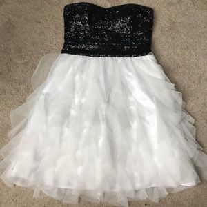 Homecoming or Party Dress!! Strapless