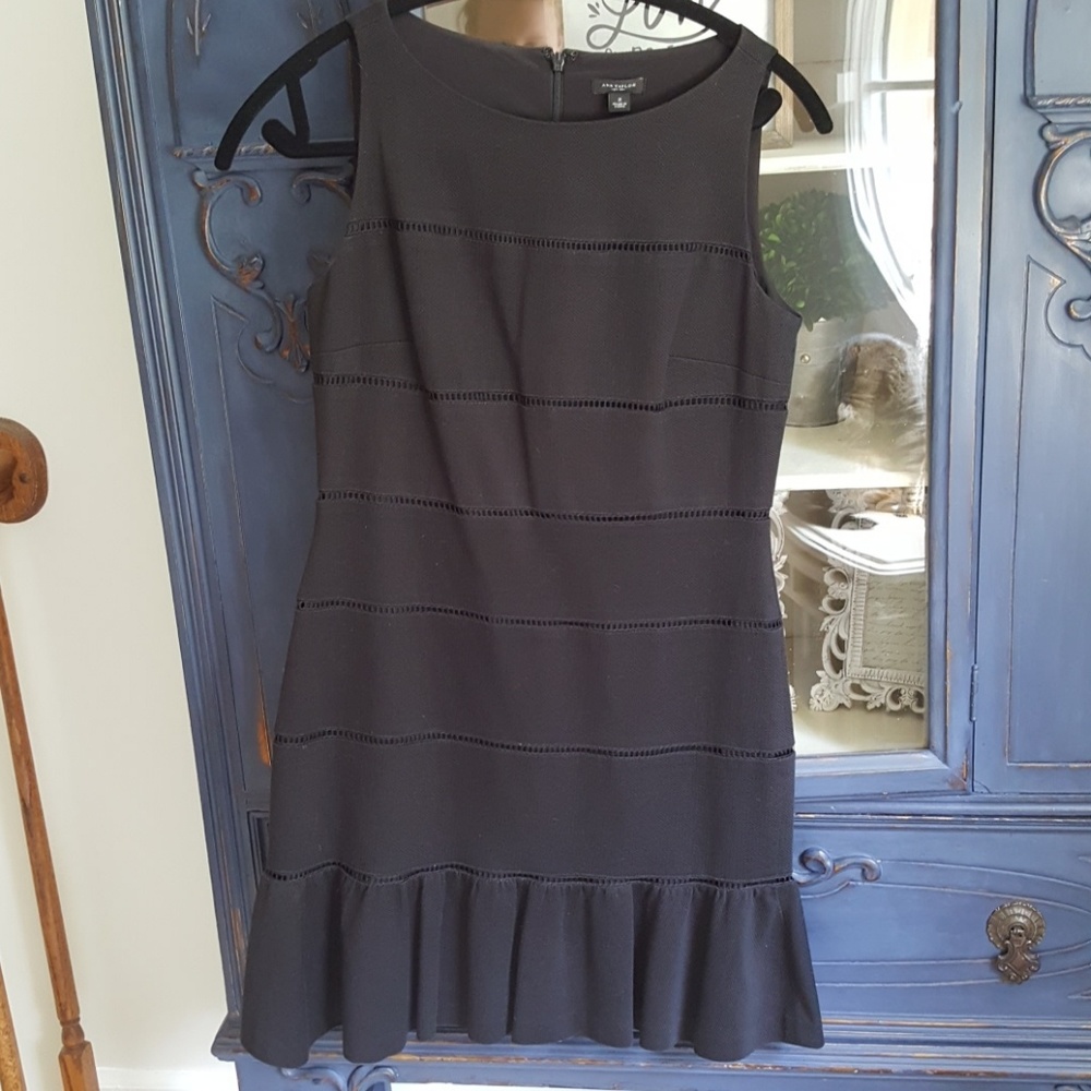 ANN TAYLOR black dress size 2