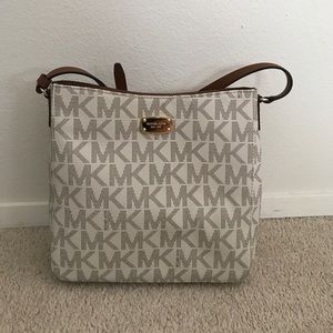 Michael Kors Vanilla Travel Messenger bag
