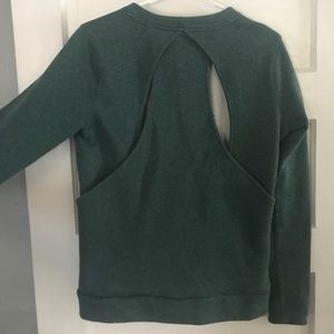 Lululemon open back pullover size 8