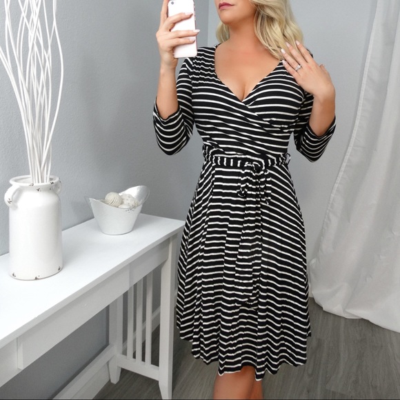 ✨CCO✨ LAST Striped Jersey Faux Wrap Dress - Picture 4 of 5