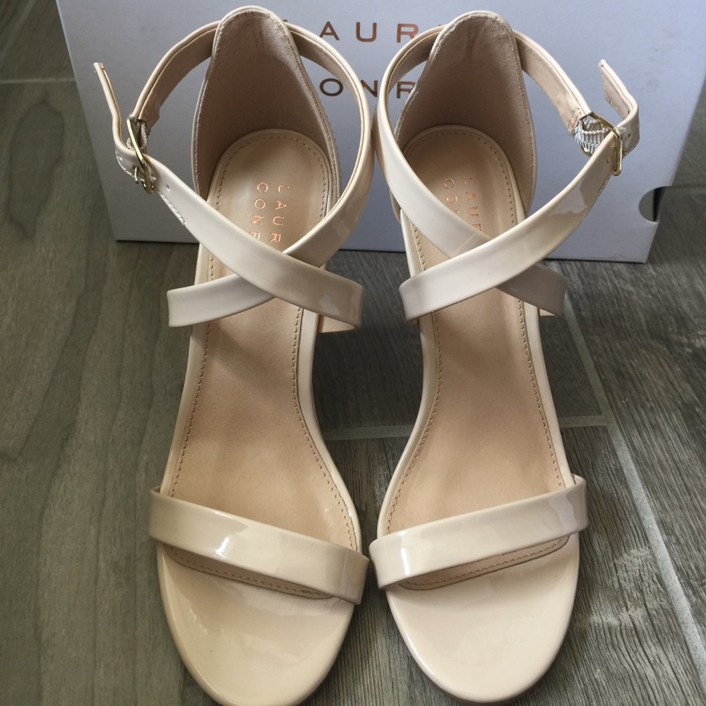 Nude wedges