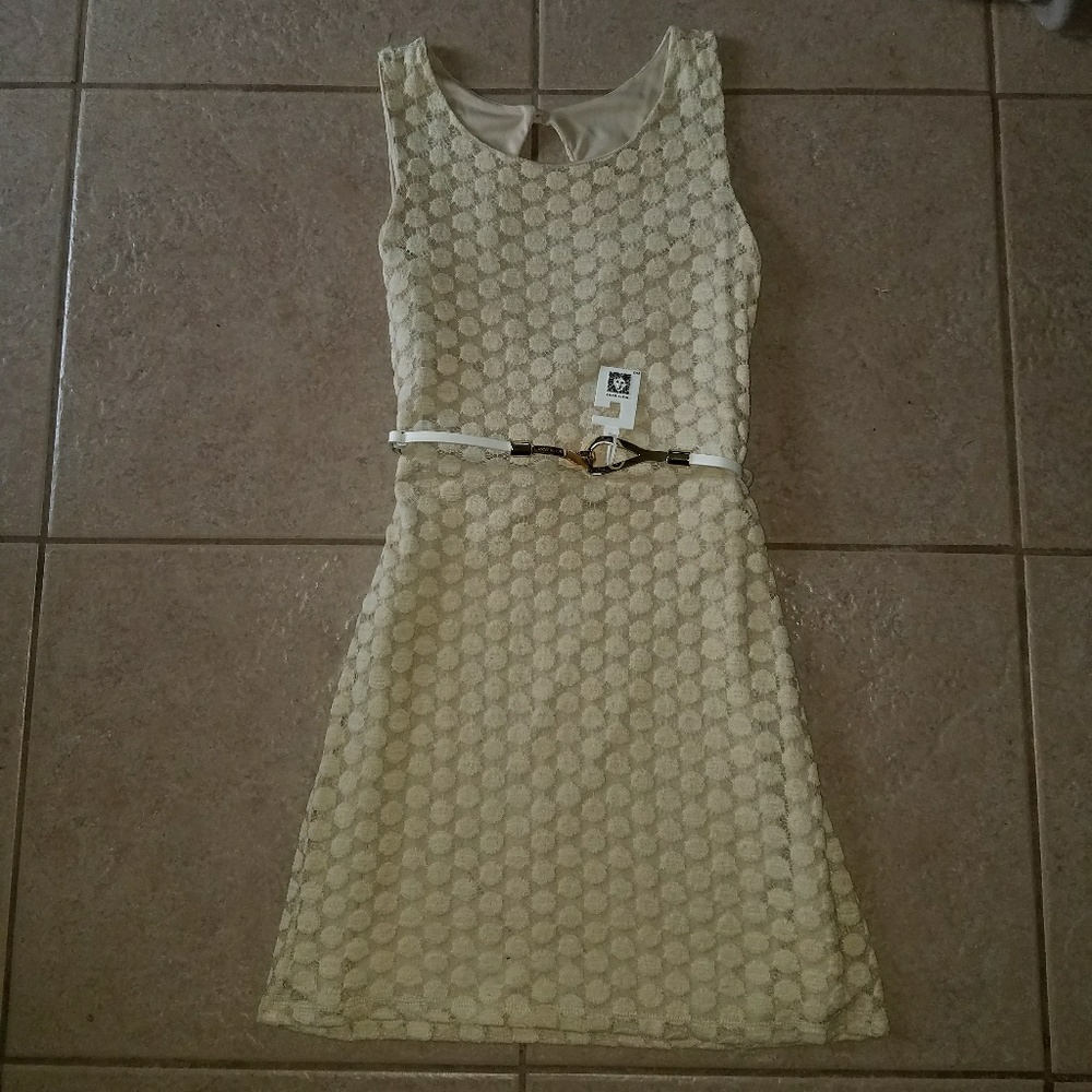 Tan lace dress size MEDIUM