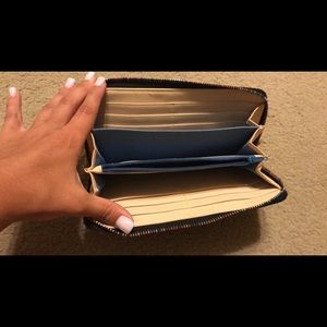 Dooney and Bourke wallet