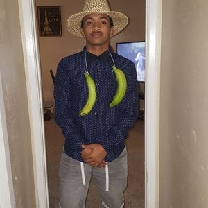 Meet your Posher, Emilio