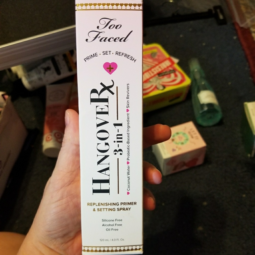Too Faced Hangover spray