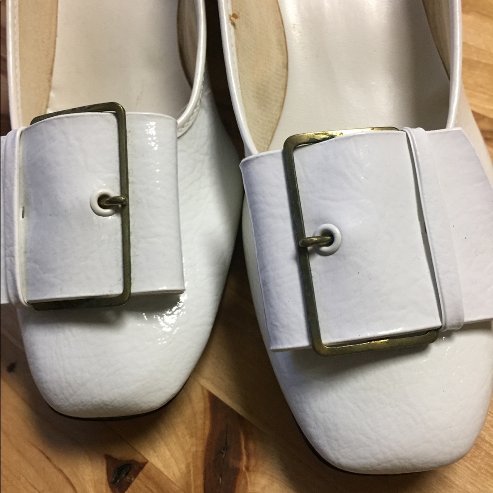Vintage in box white hi brows shoes size 6 1/2 W