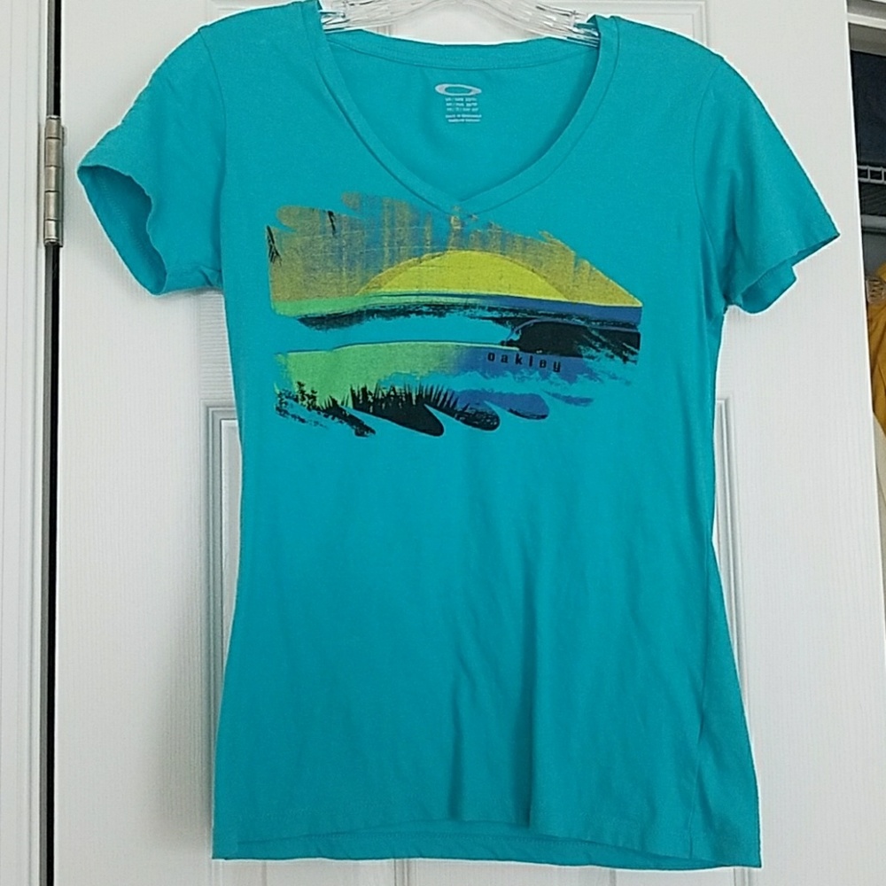Oakley tee shirt