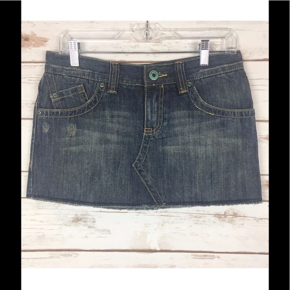NEW Roxy Women's Distressed Denim Mini Skirt Sz 5 - Picture 2 of 8