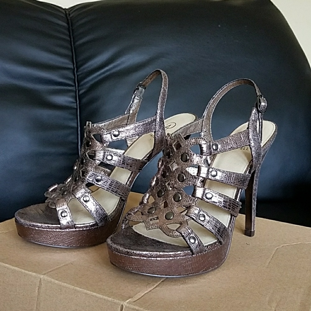 Adrianna Papell shoes.