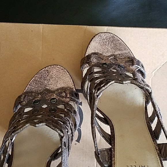 Adrianna Papell shoes. - Picture 5 of 6