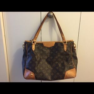 Louis Vuitton shoulder bag in excellent condition