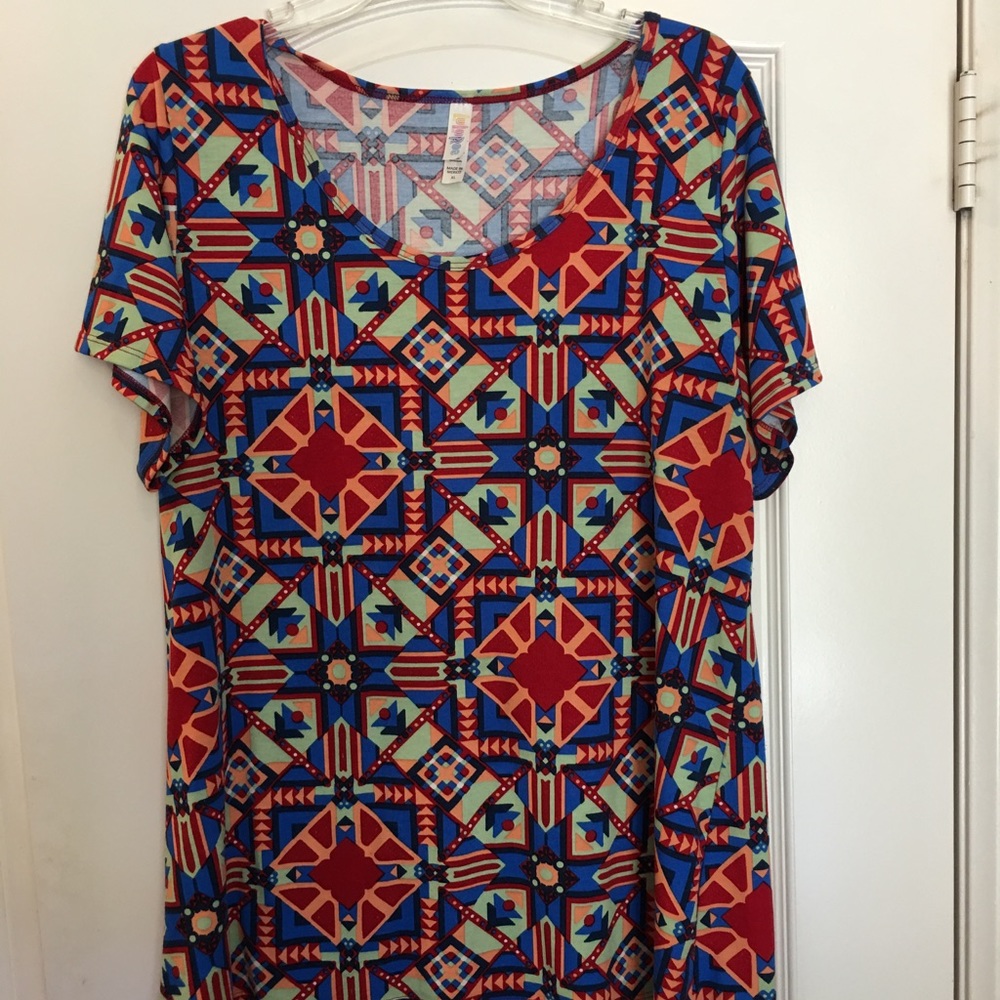 LuLaRoe classic T