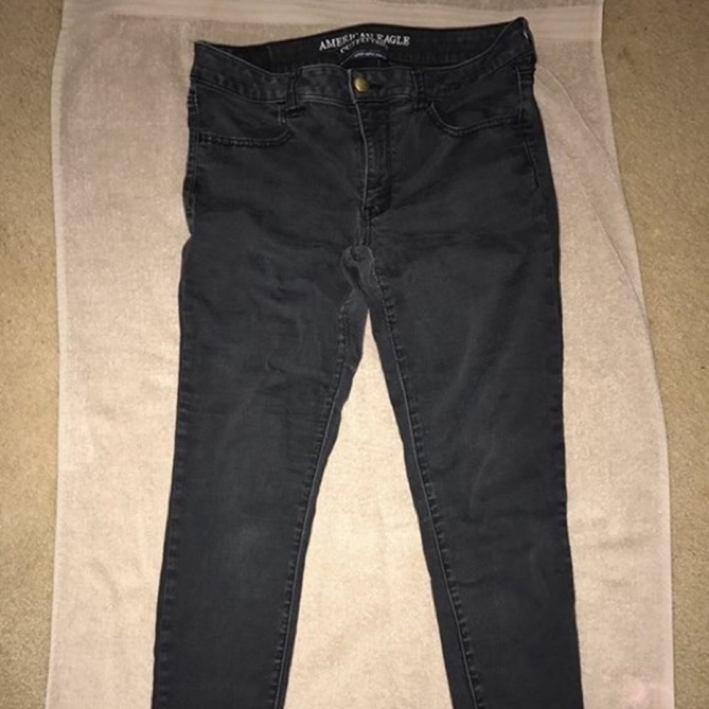 Black American Eagle skinny jeans