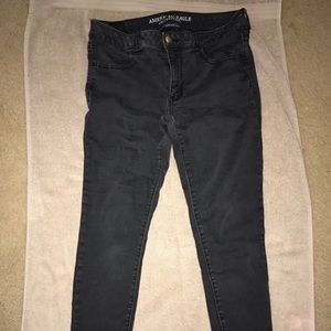 Black American Eagle skinny jeans