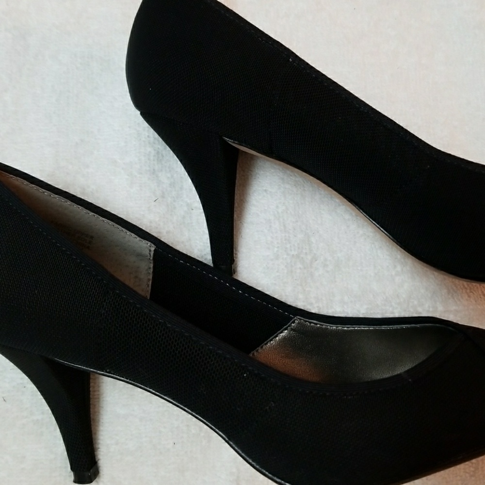 Womans black heels