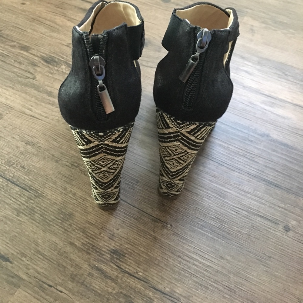 Aztec Wedges - Nine & Co. - Picture 3 of 5