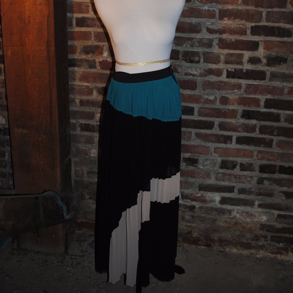 Aryn K Black and Teal Skirt Size S
