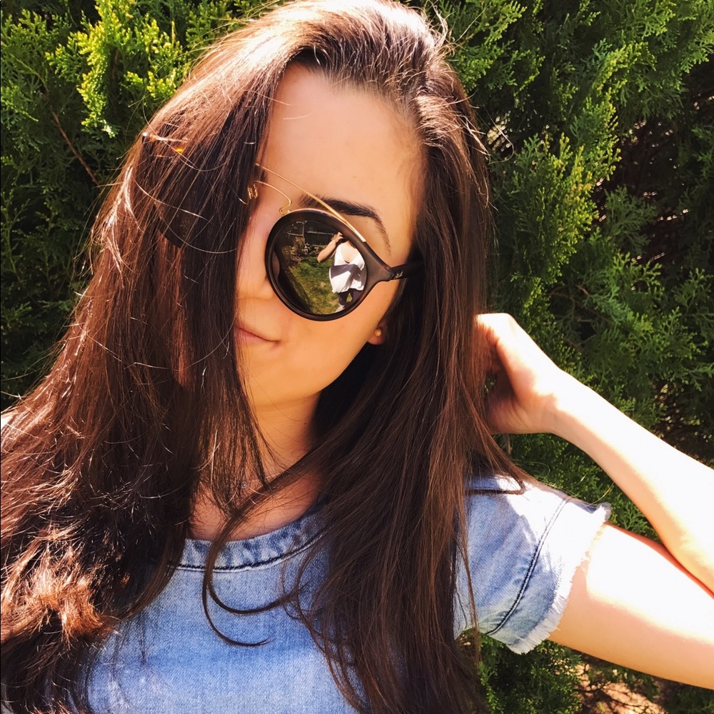 Meet your Posher, Lia