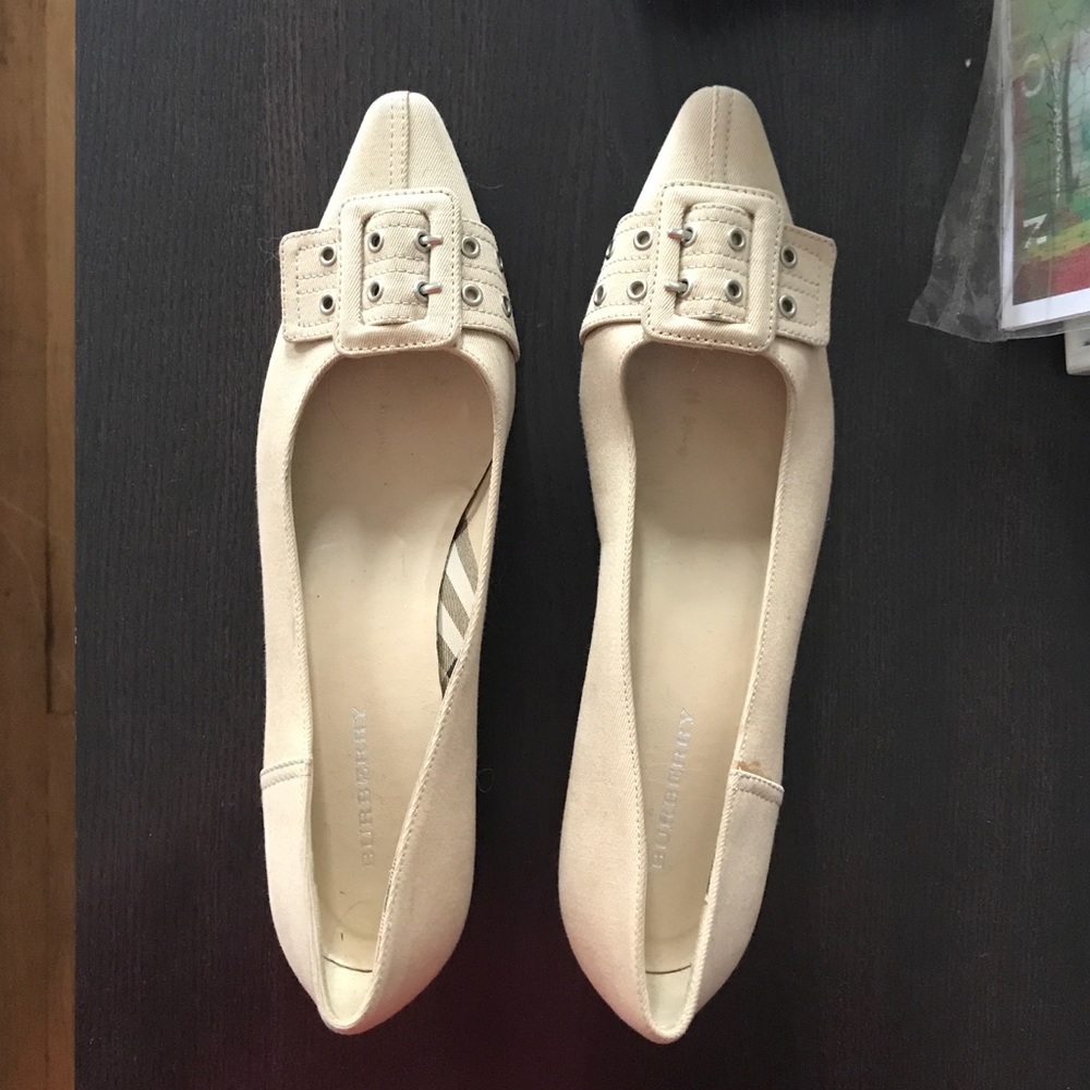 Burberry nude flats w/small 1 inch heel. Size 39