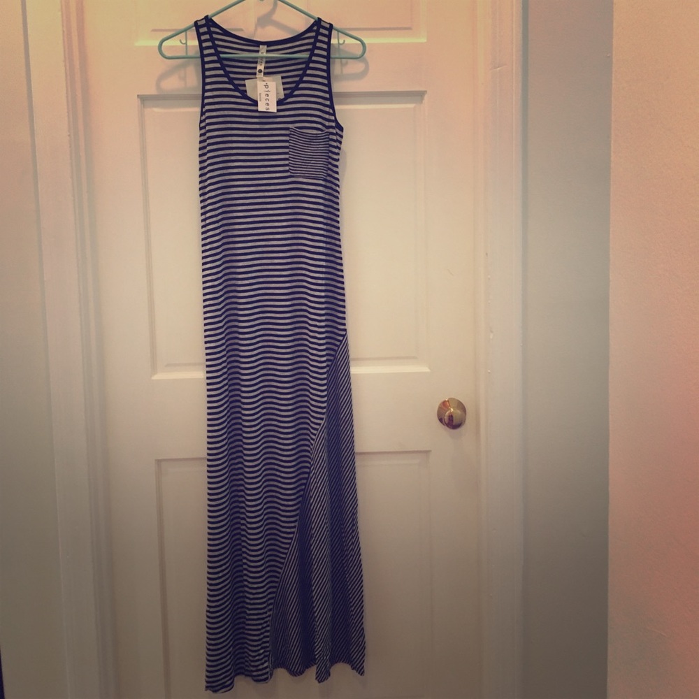 NWT Kensie Striped Maxi Dress