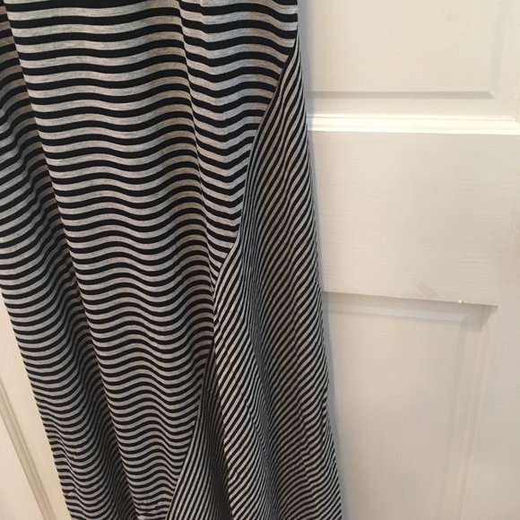 NWT Kensie Striped Maxi Dress - Picture 3 of 6