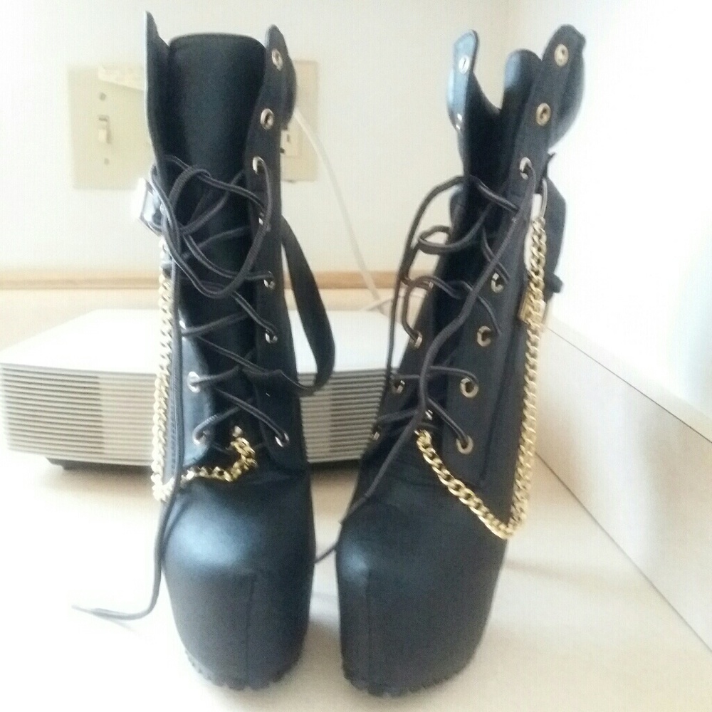 Brand new.  Ankle boots 7.5