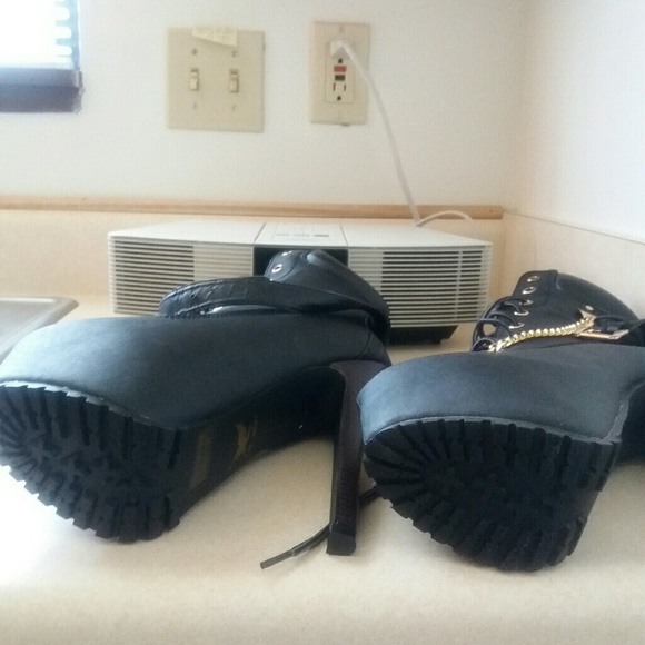 Brand new.  Ankle boots 7.5 - Picture 2 of 4