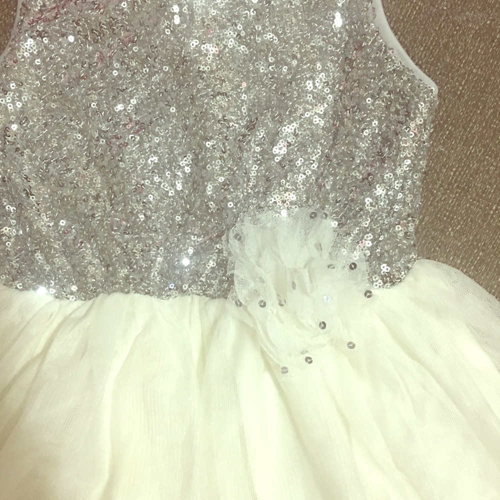 BEAUTIFUL SILVER AND WHITE DRESS WITH SEQUENCE