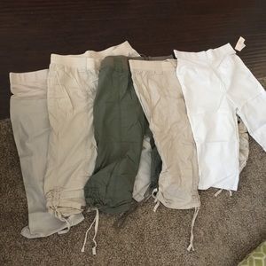 Bundle of maternity capris