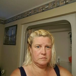 Meet your Posher, Annette