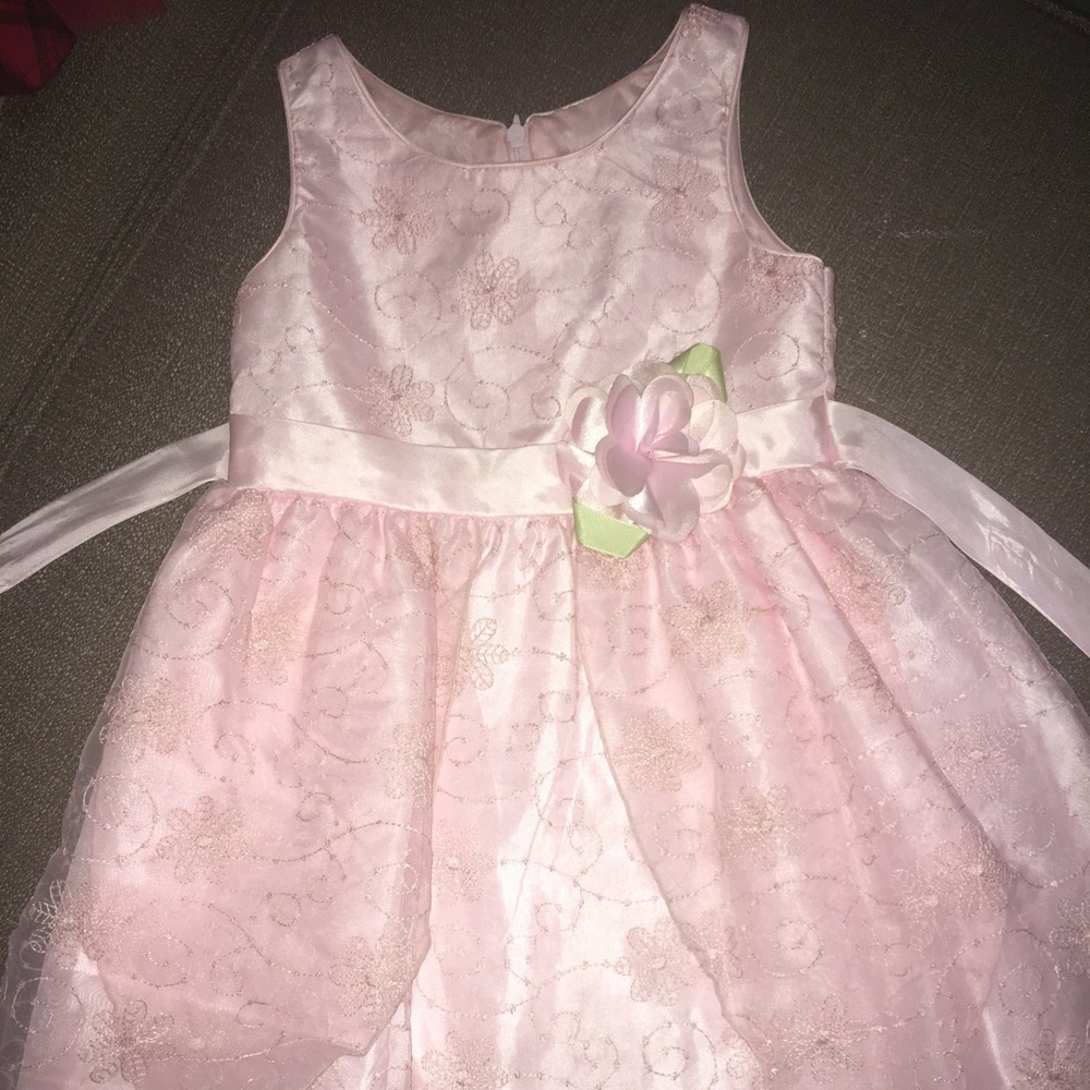 YOUNGLAND DELICATE SOFT PINK DRESS WITH FLOWER