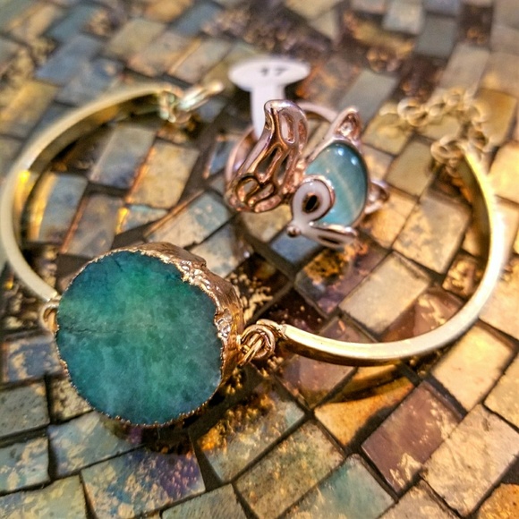 Accessories - 🌞Stylish Green & Gold Chunky Bangle Bracelet🌞