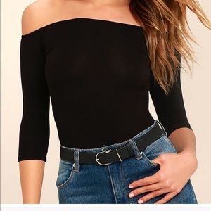 Black off the shoulder lulus top!