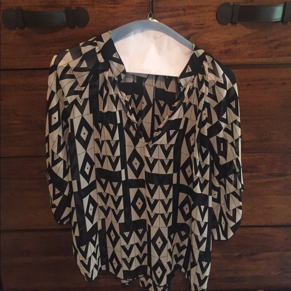 Black and white geometric print blouse