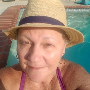 Meet your Posher, Sharon