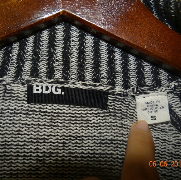 Urban outfitters BDG Gray Knitted Jacket - Picture 4 of 5