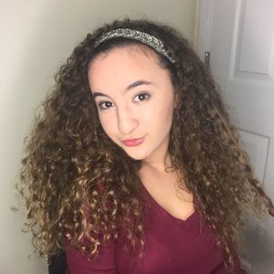 Meet your Posher, Michaela