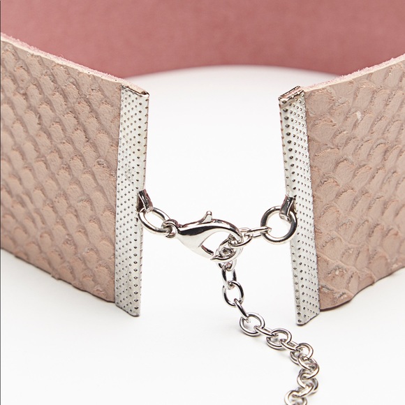 Free People rebel soul choker in pink - Picture 2 of 3