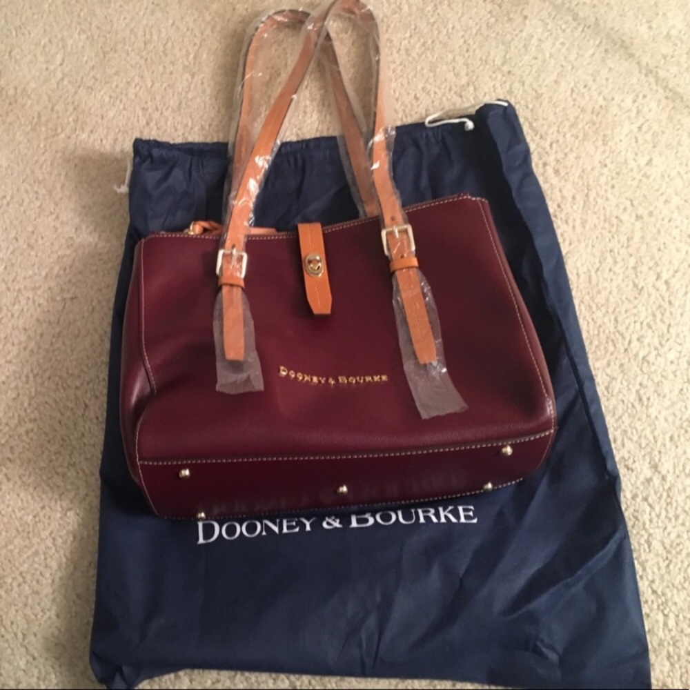 Dooney & Burke Miller Shopper in Bordeaux