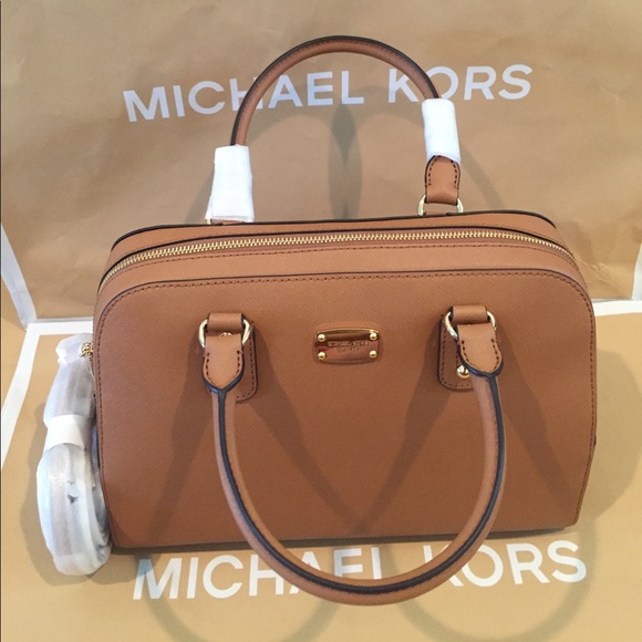 🌹🌟SOLD🌟✅Michael Kors Saffiano LG acorn🌴 - Picture 2 of 8