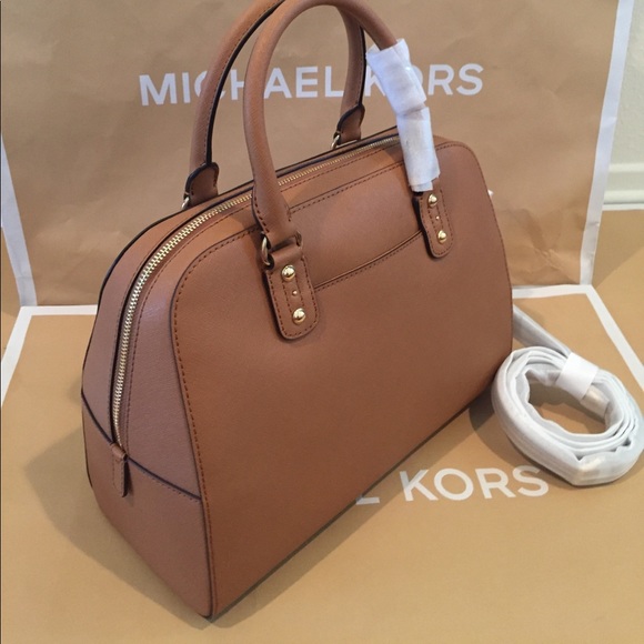 🌹🌟SOLD🌟✅Michael Kors Saffiano LG acorn🌴 - Picture 5 of 8