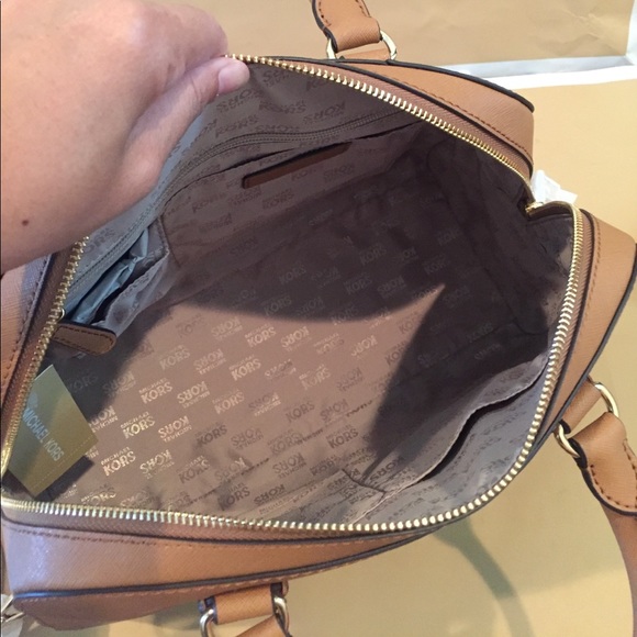 🌹🌟SOLD🌟✅Michael Kors Saffiano LG acorn🌴 - Picture 6 of 8