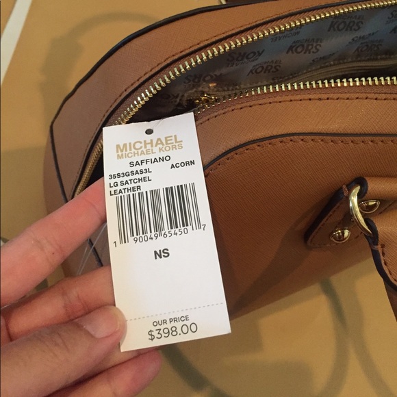 🌹🌟SOLD🌟✅Michael Kors Saffiano LG acorn🌴 - Picture 7 of 8