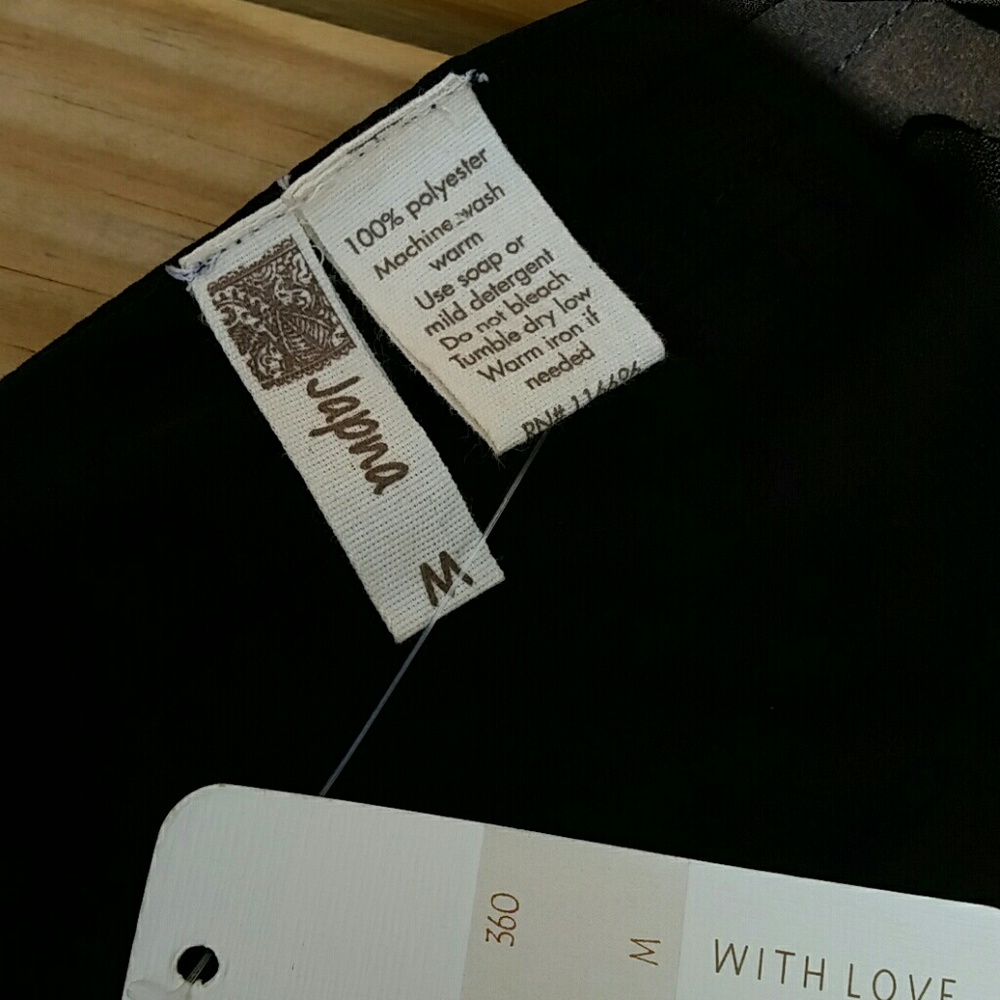 Black long sleeve sheer top NWT - Picture 3 of 5